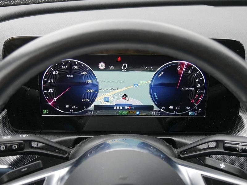Gebraucht Mercedes C300e Avantgarde 313 PS (230 kW) 2022 Schwarz Kombi