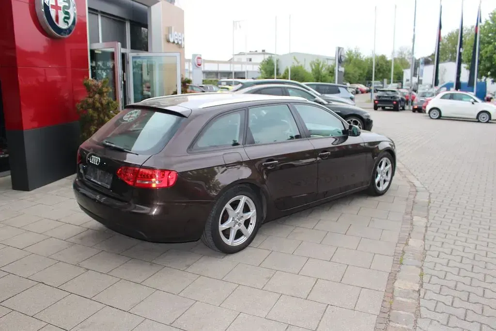 Gebraucht Audi A4 Ambition 160 PS (117 kW) 2010 Braun Kombi