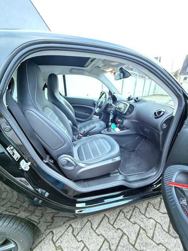 Schwarz Gebraucht 2022 Smart ForTwo Coupé Prime Coupé | 14.499 € (Fairer Preis) - Bild 1/4