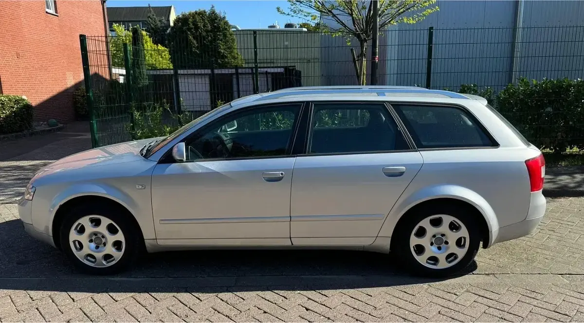 Usata Audi A4 100 CV (73 kW) 2004 Argento Station wagon