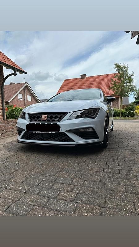 Silber Gebraucht 2020 Cupra Leon Limousine | 24.400 € (Guter Preis) - Bild 1/4