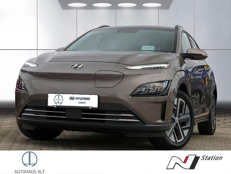Gebraucht Hyundai Kona Trend 100 kW (136 PS) 2022 Silky bronze/met SUV