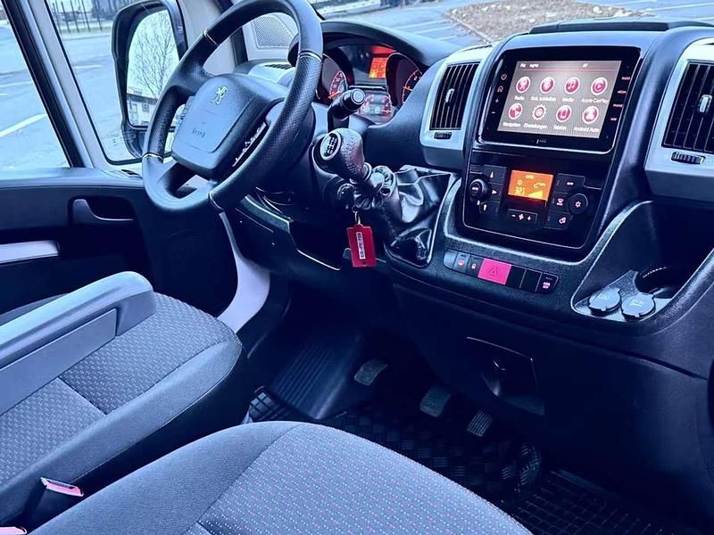 Gebraucht Peugeot Boxer S 140 PS (102 kW) 2024 Weiß Van