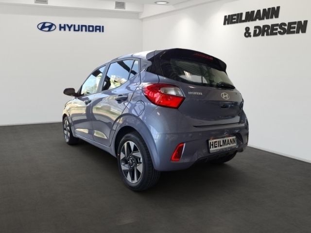 Gebraucht Hyundai i10 Trend 63 PS (46 kW) 2024 Grau Kleinwagen