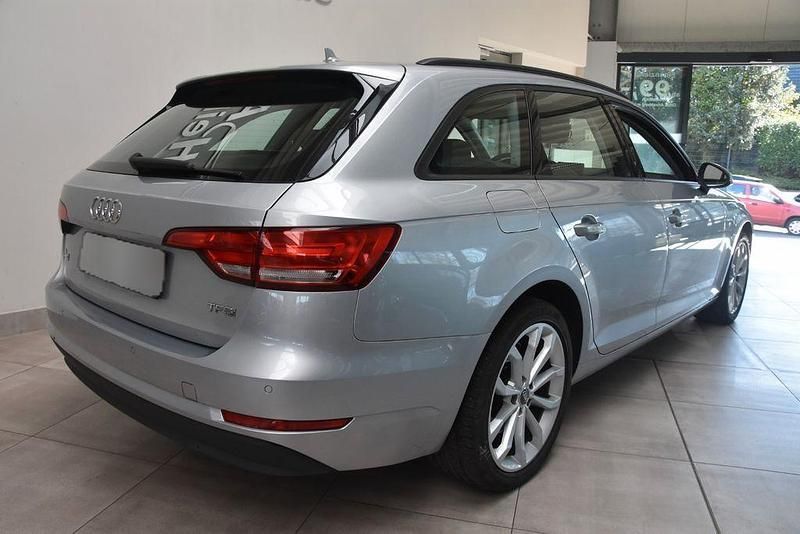Gebraucht Audi A4 Basis 150 PS (110 kW) 2017 Silber metallic Kombi