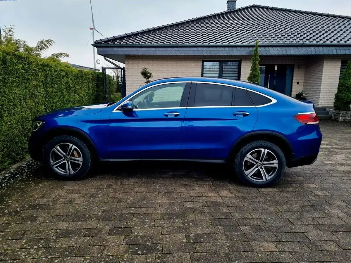 Gebraucht Mercedes GLC300 211 PS (155 kW) 2021 Blau Coupé