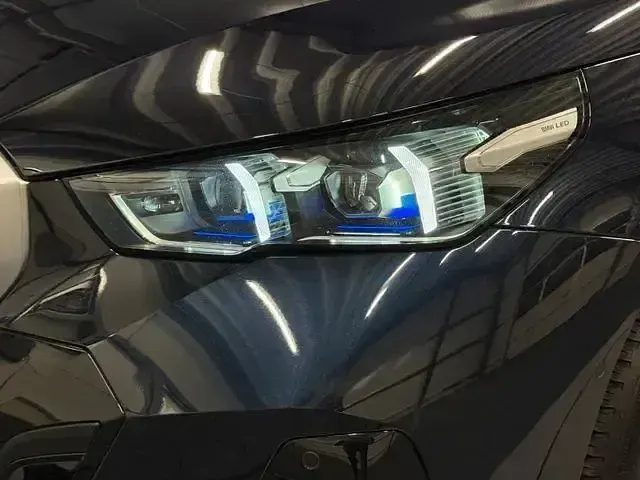 Gebraucht BMW 520 M Sport 197 PS (144 kW) 2024 Carbonschwarz metallic Kombi
