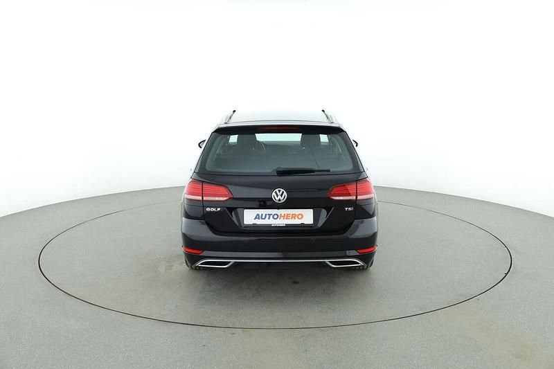 Gebraucht VW Golf VII Highline 125 PS (91 kW) 2018 Schwarz Kombi