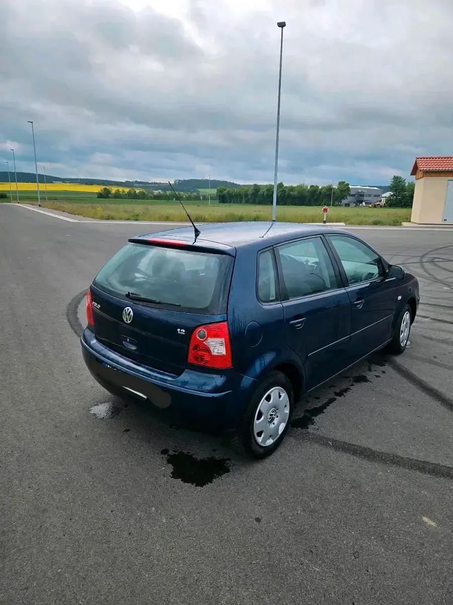 Gebraucht VW Polo 54 PS (39 kW) 2003 Blau Kleinwagen