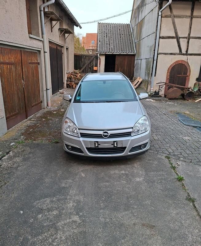 Gebraucht Opel Astra 101 PS (74 kW) 2005 Silber Kombi