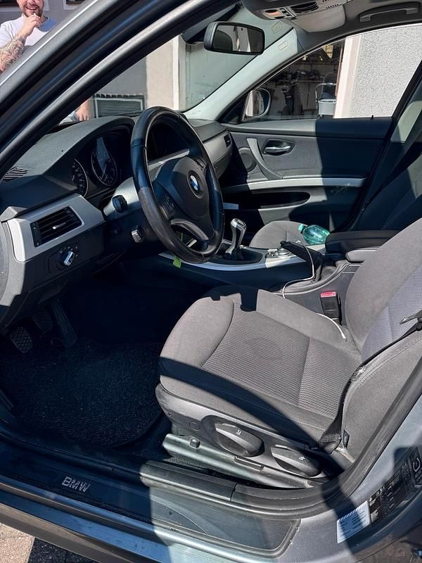 Gebraucht BMW 320 170 PS (125 kW) 2010 Kombi