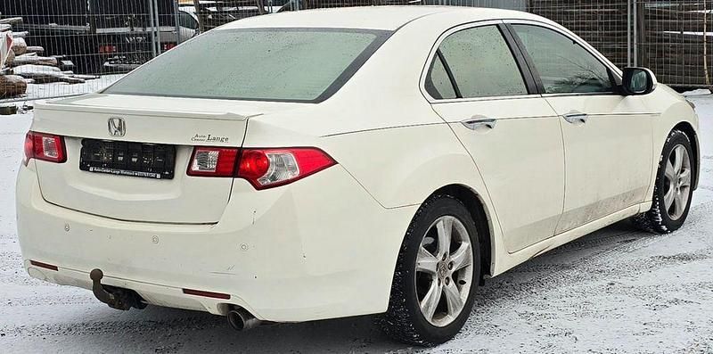 Weiß Gebraucht 2008 Honda Accord Limousine | 6.150 € (Fairer Preis) - Bild 1/4