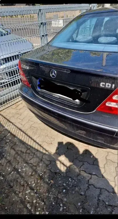 Gebraucht Mercedes C220 Avantgarde 143 PS (105 kW) 2003 Schwarz Limousine