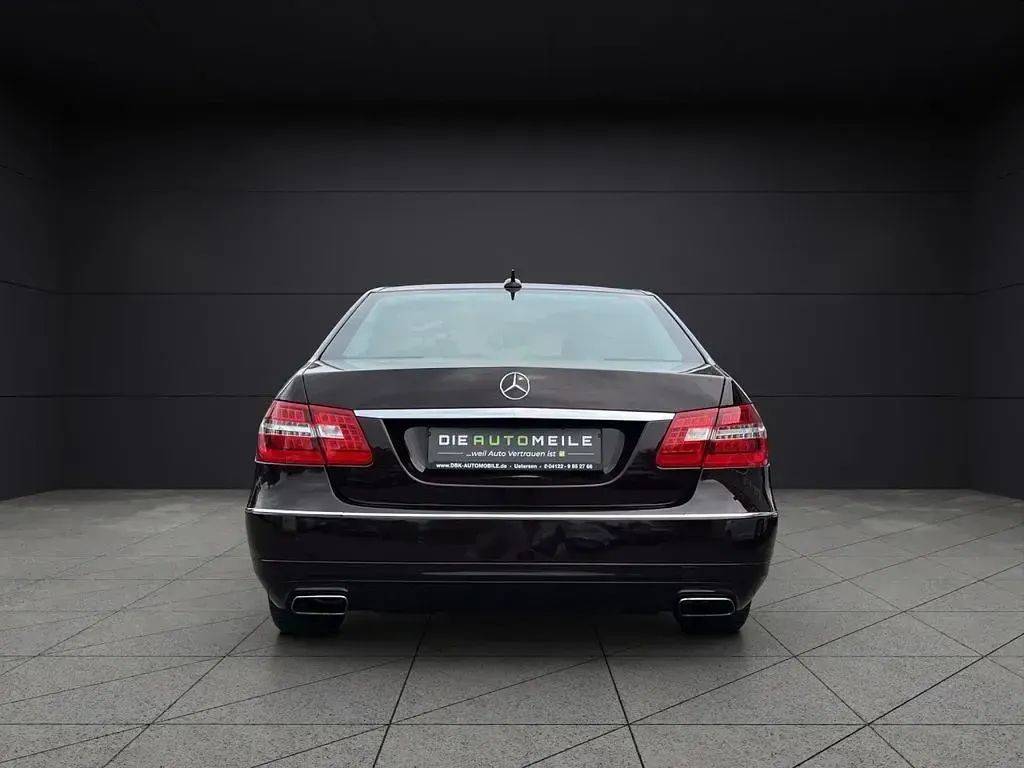 Gebraucht Mercedes E200 184 PS (135 kW) 2012 Braun Limousine