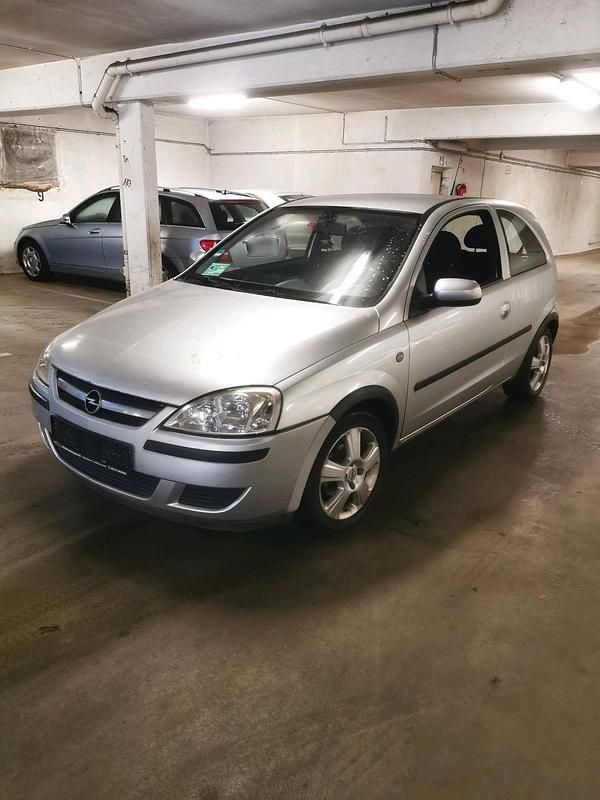 Gebraucht Opel Corsa 80 PS (58 kW) 2004 Silber Kleinwagen