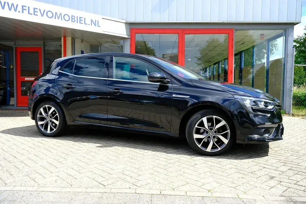 Gebraucht Renault Mégane IV Bose Edition 101 PS (74 kW) 2016 Schwarz Limousine