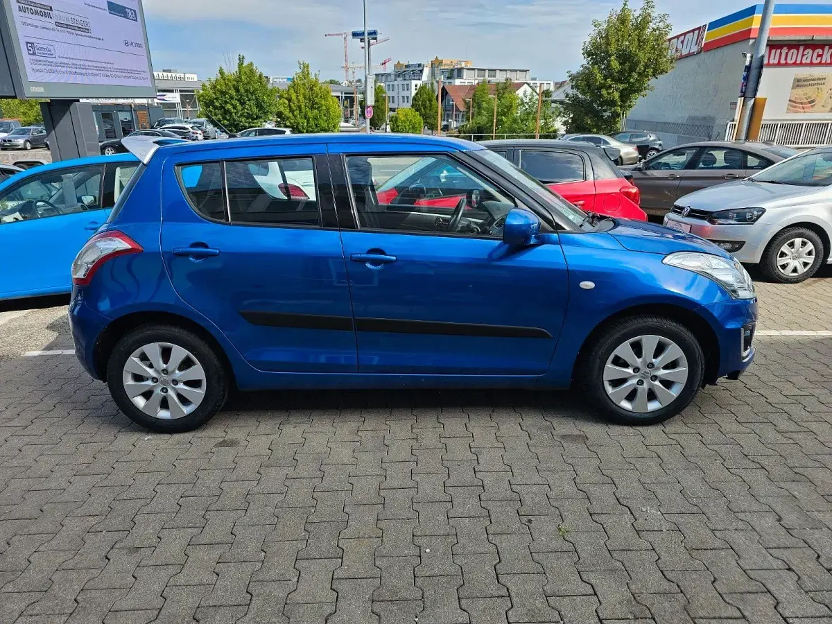 Gebraucht Suzuki Swift Club 94 PS (69 kW) 2014 Blau Kleinwagen