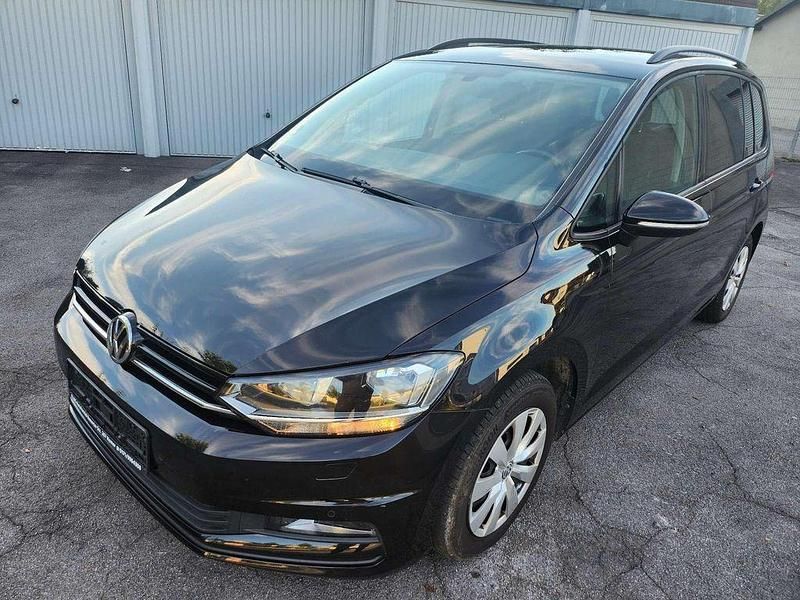 Gebraucht VW Touran Trendline 110 PS (80 kW) 2016 Schwarz Van / Kleinbus