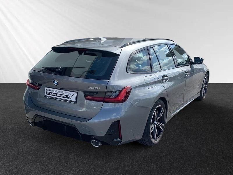 Gebraucht BMW 330 M Sport 245 PS (180 kW) 2025 Skyscraper grau metallic Kombi
