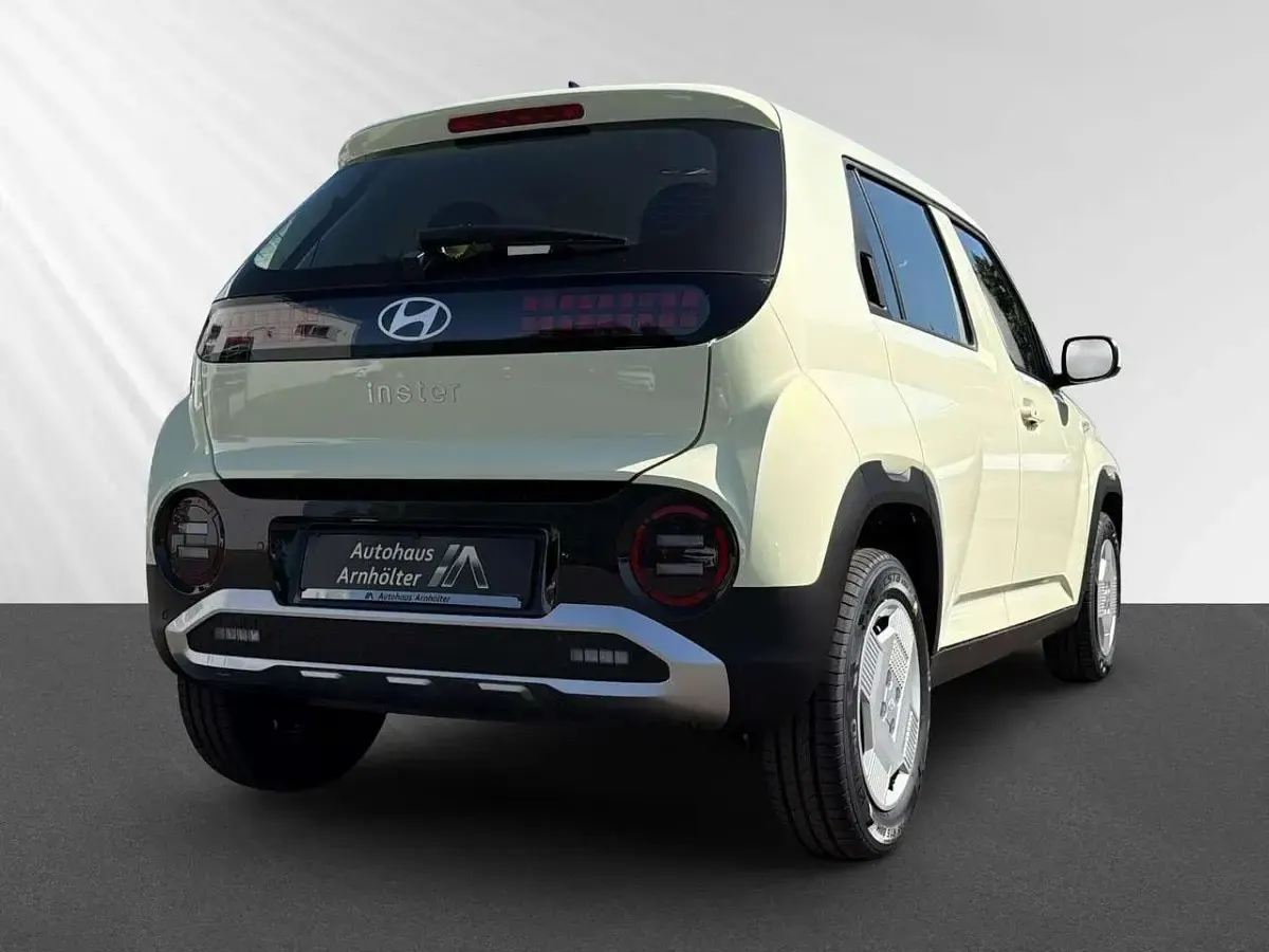 Neu Hyundai Inster Select 71 kW (97 PS) 2026 Buttercream yellow Kleinwagen