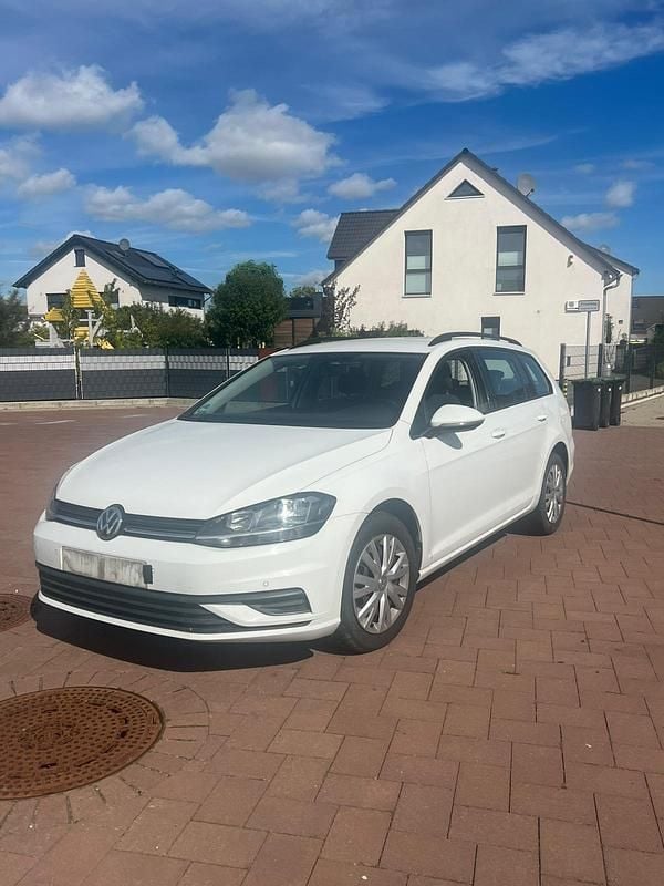 Weiß Gebraucht 2017 VW Golf VII Kombi | 9.300 € (Superpreis) - Bild 1/4