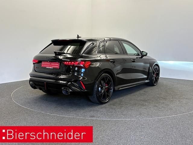 Gebraucht Audi RS3 Sportback Ambiente 400 PS (294 kW) 2026 Mythosschwarz metallic Kleinwagen