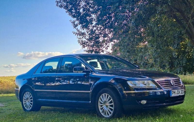 Second-hand VW Phaeton 224 CP (164 kW) 2005 Albastru Berlinǎ