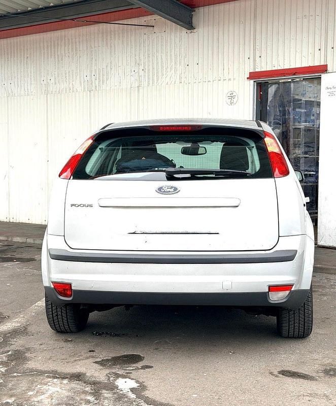 Gebraucht Ford Focus Ghia 101 PS (74 kW) 2007 Silber Kombi