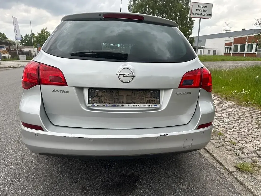 Gebraucht Opel Astra S 95 PS (69 kW) 2011 Grau Kombi