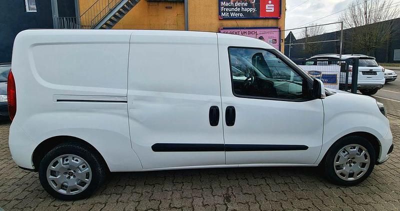 Gebraucht Fiat Doblò 101 PS (74 kW) 2019 Weiß Van / Kleinbus