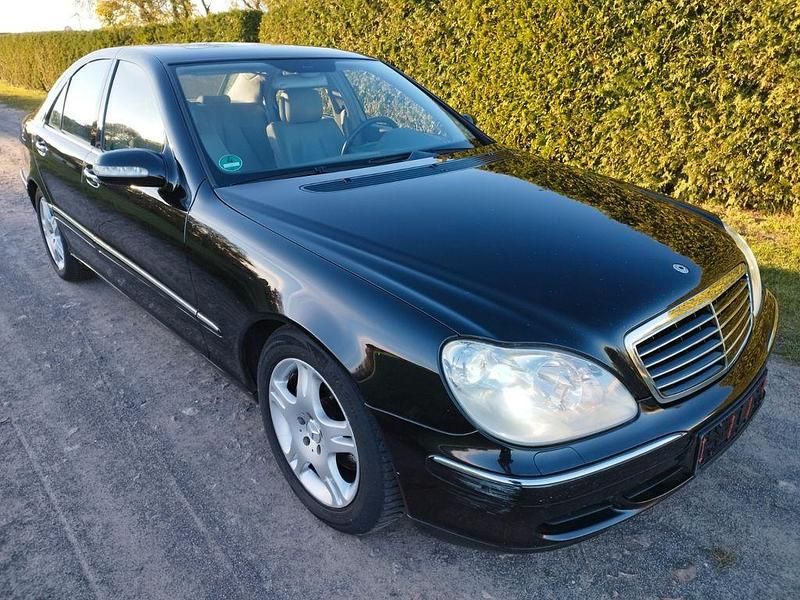 Schwarz Gebraucht 2004 Mercedes S320 Limousine | 2.900 € (Fairer Preis) - Bild 1/4