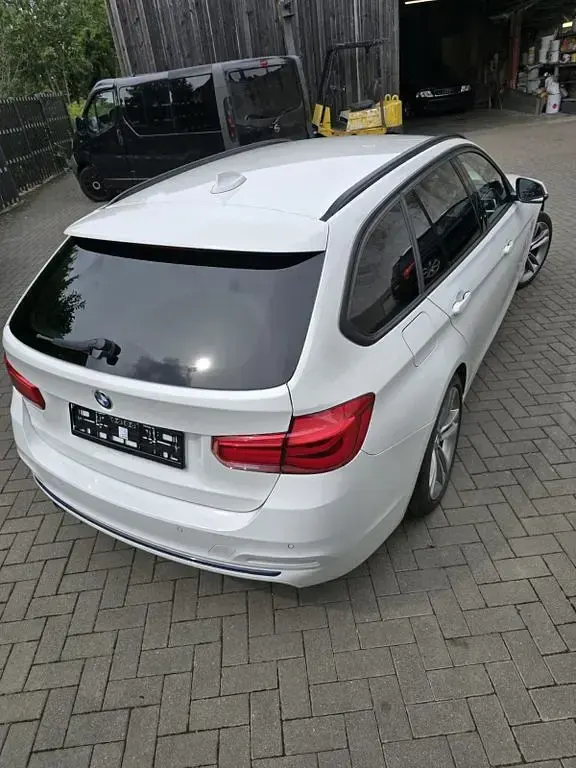 Gebraucht BMW 318 Sport Line 150 PS (110 kW) 2017 Weiß Kombi