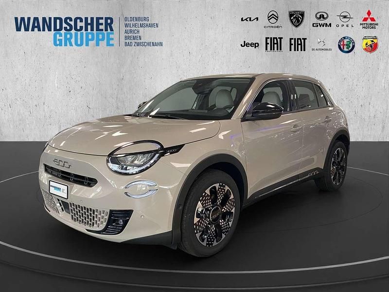 Beigebeige Neu 2025 Fiat 600E La Prima SUV | 33.990 € (Superpreis) - Bild 1/4