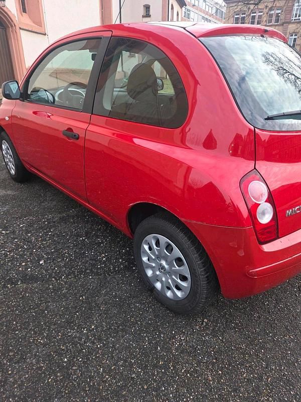 Gebraucht Nissan Micra 65 PS (47 kW) 2009 Rot Kleinwagen