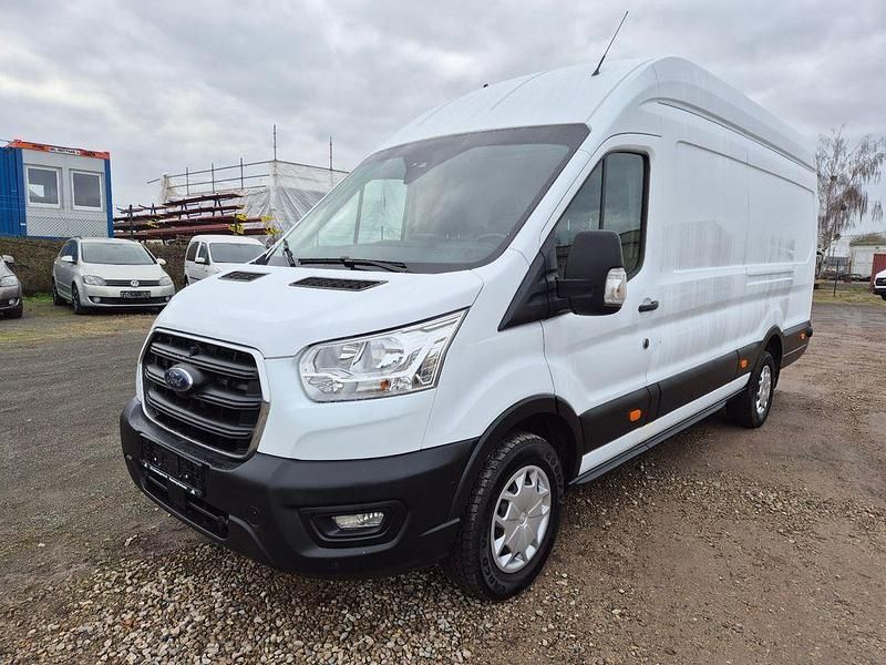 Gebraucht Ford Transit Trend 185 PS (136 kW) 2020 Weiß Limousine