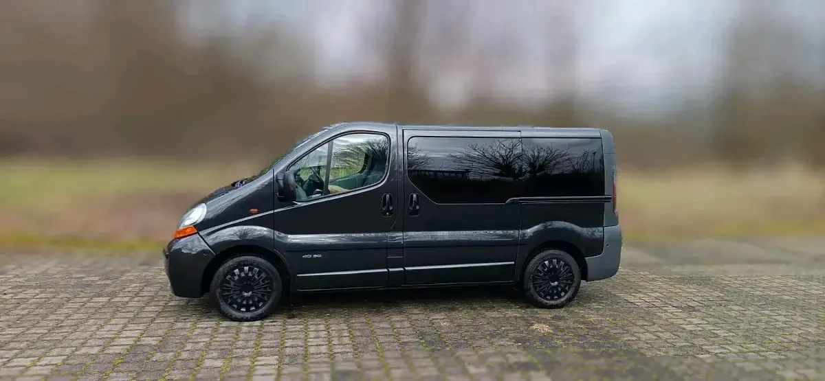 Gebraucht Renault Traffic 82 PS (60 kW) 2002 Schwarz Van / Kleinbus