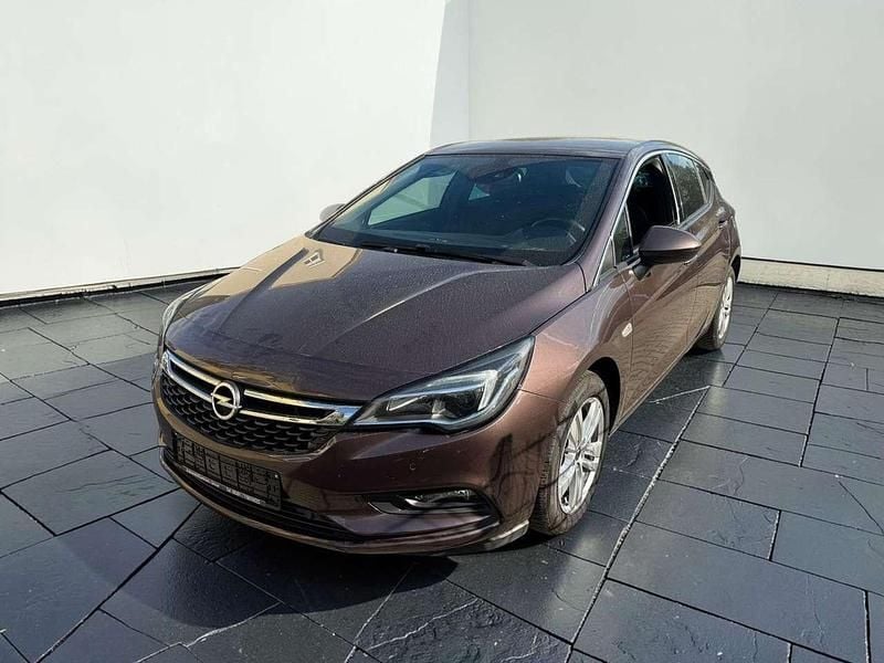 Second-hand Opel Astra Dynamic 150 CP (110 kW) 2017 Maro Berlinǎ