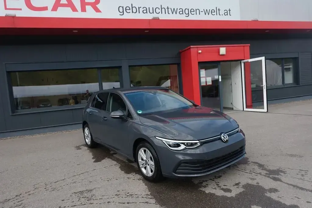 Second-hand VW Golf VIII Life 131 CP (96 kW) 2023 Gri Berlinǎ