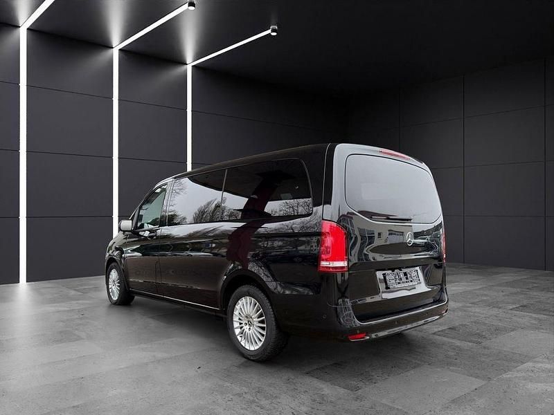 Gebraucht Mercedes Vito 237 PS (174 kW) 2021 Obsidianschwarz meta (metallic) Van