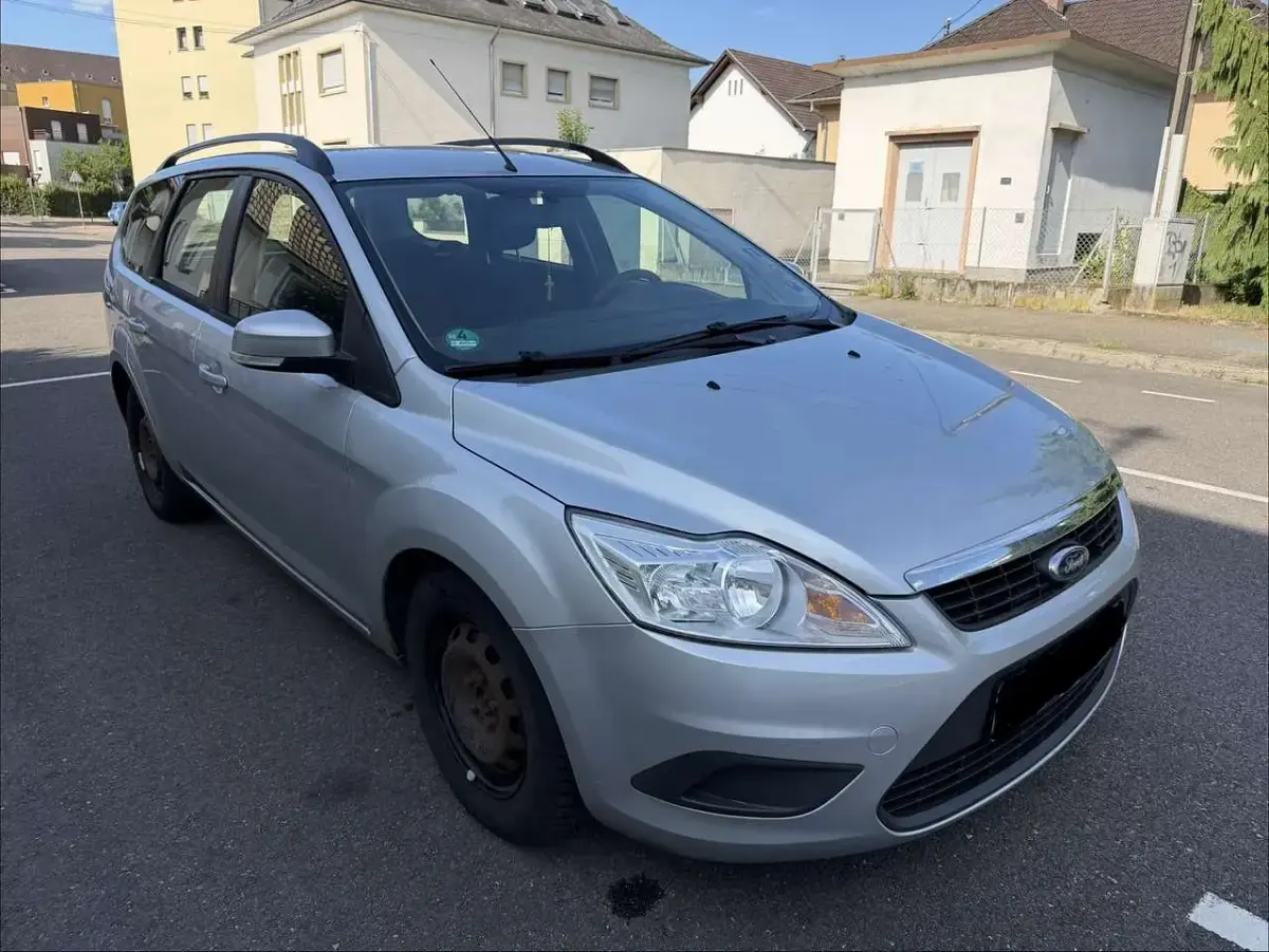 Gebraucht Ford Focus Trend 101 PS (74 kW) 2010 Kombi