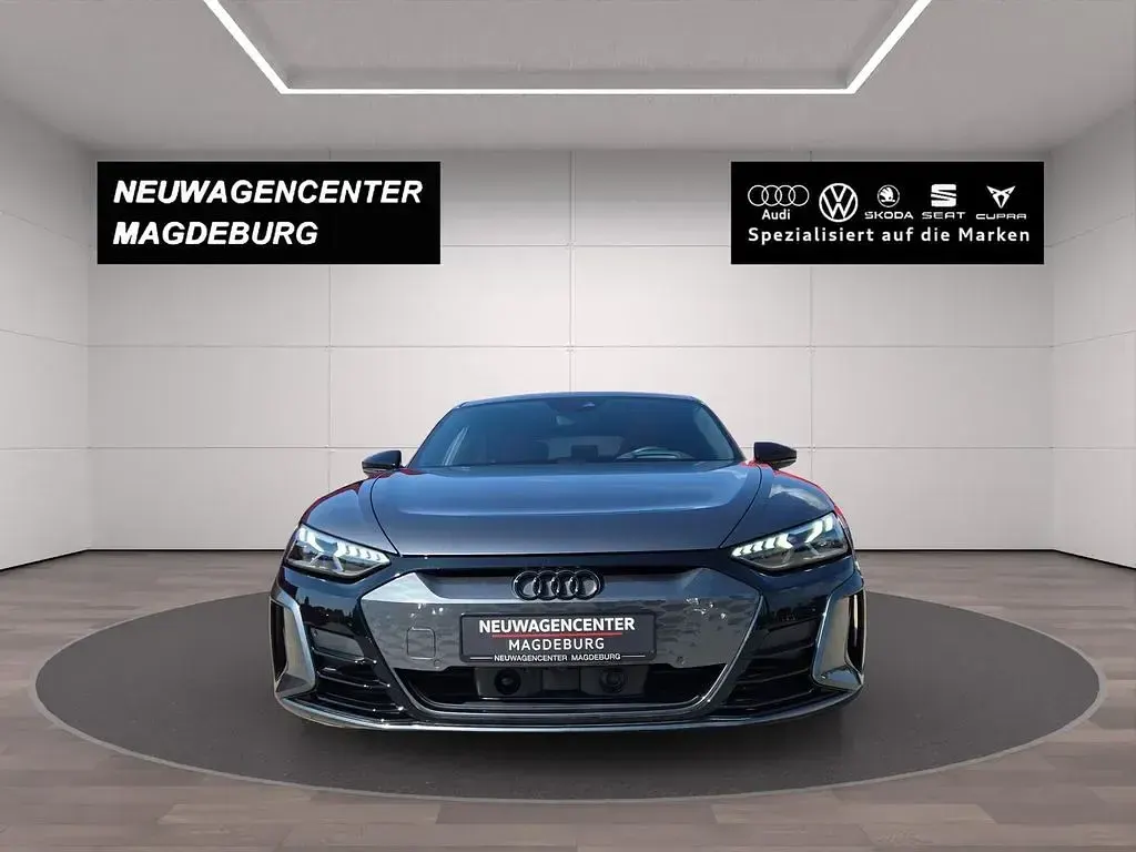 Gebraucht Audi e-tron GT quattro Sport 350 kW (476 PS) 2023 Daytonagrau perleffekt Limousine