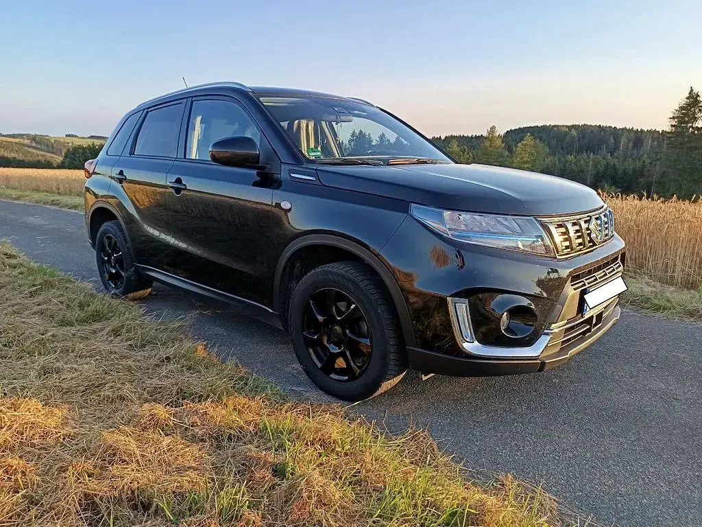 Gebraucht Suzuki Vitara Comfort 129 PS (94 kW) 2023 Schwarz SUV