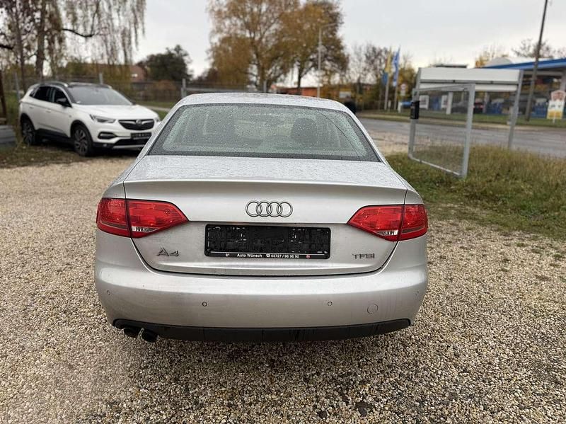 Gebraucht Audi A4 Ambiente 120 PS (88 kW) 2010 Silber Limousine