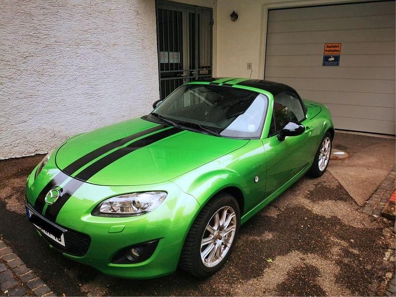 Grün Gebraucht 2011 Mazda MX5 Cabrio | 16.900 € (Teuer) - Bild 1/4