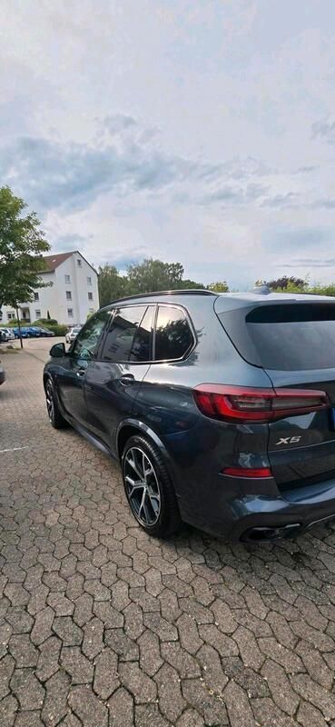 Grau Gebraucht 2021 BMW X5 Sport Line SUV | 49.999 € (Fairer Preis) - Bild 1/4