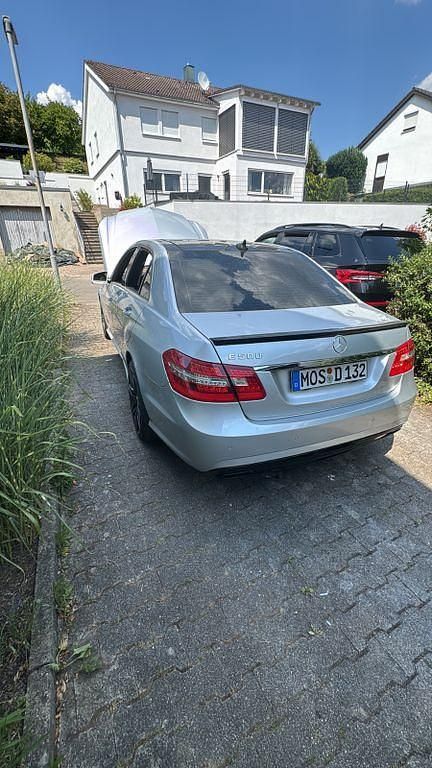 Gebraucht Mercedes E500 AMG 387 PS (284 kW) 2010 Silber Limousine