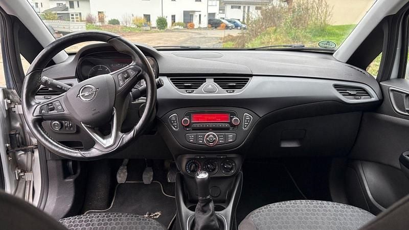 Używany Opel Corsa Edition 75 KM (55 kW) 2016 Srebrny Hatchback