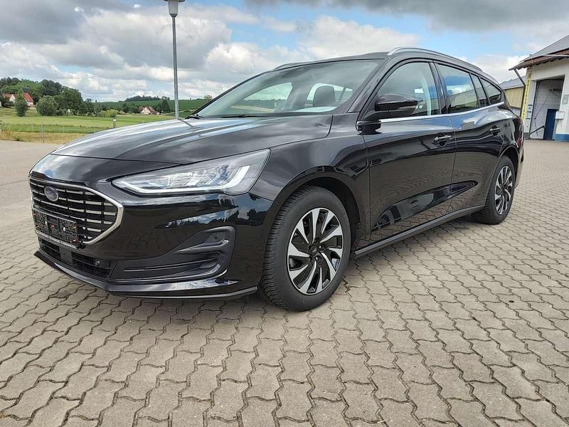 Gebraucht Ford Focus Titanium 125 PS (91 kW) 2023 Obsidianschwarz metallic Kombi