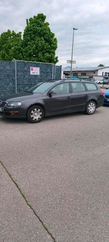 Braun Gebraucht 2007 VW Passat Kombi | 2.700 € (Guter Preis) - Bild 1/4