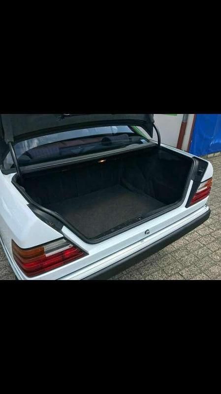 Gebraucht Mercedes E280 197 PS (144 kW) 1993 Limousine